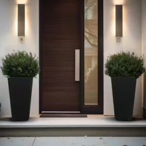 Set of 2 Plastic Planter Pots