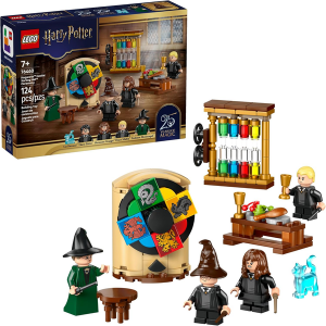 LEGO 124-Piece Harry Potter Hogwarts Castle Building Set
